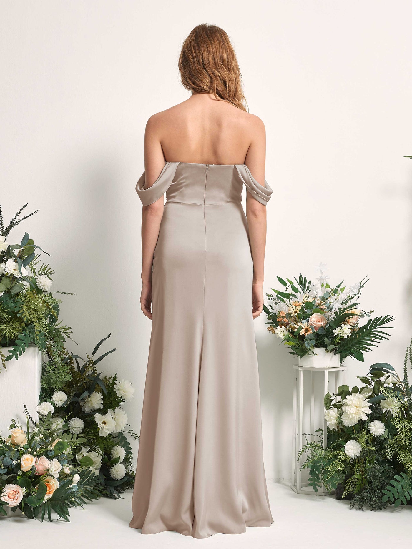 Carlyna Meerjungfrau-Linie Carmen-Ausschnitt gerafft Bodenlang Brautjungfernkleid Taupe #farbe_taupe