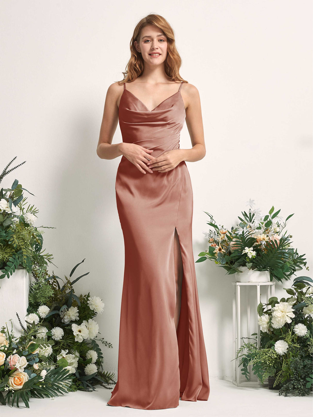 Carlyna Meerjungfrau-Linie V-Ausschnitt Bodenlang Satin Kleid für Brautjungfern Natur-Siena 
