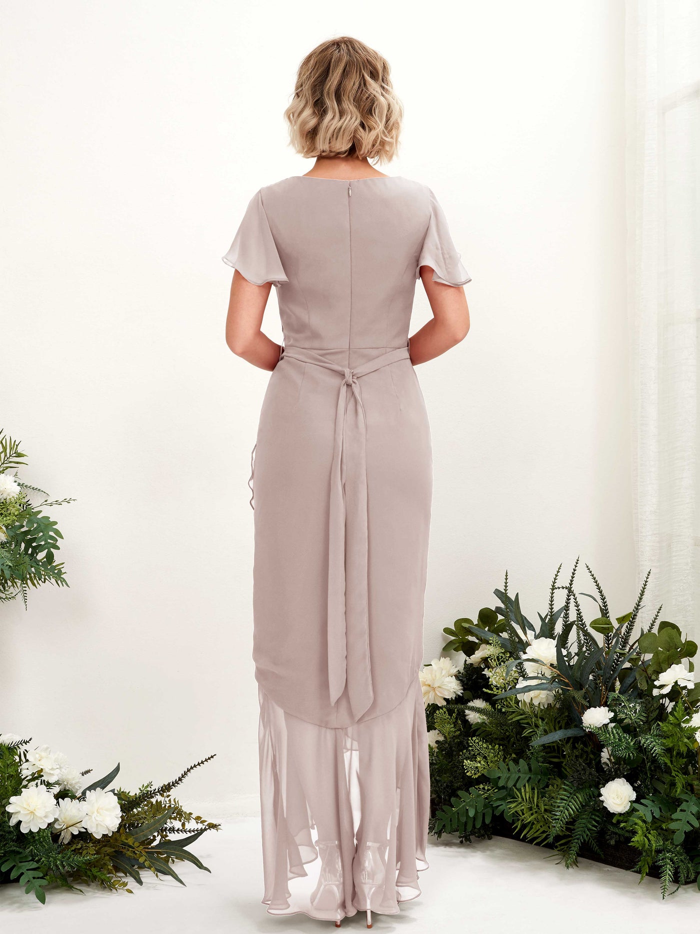Carlyna Meerjungfrau-Linie V-Ausschnitt Flatterärmel Bodenlang Kleid Taupe #farbe_taupe
