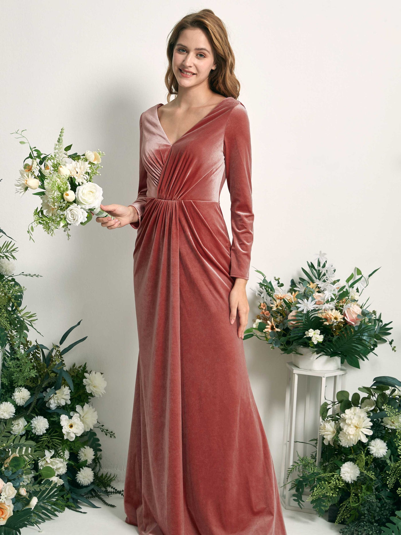Carlyna Meerjungfrau-Linie V-Ausschnitt Langarm Gerafftes Maxikleid Staubige Rose #farbe_staubige-rose