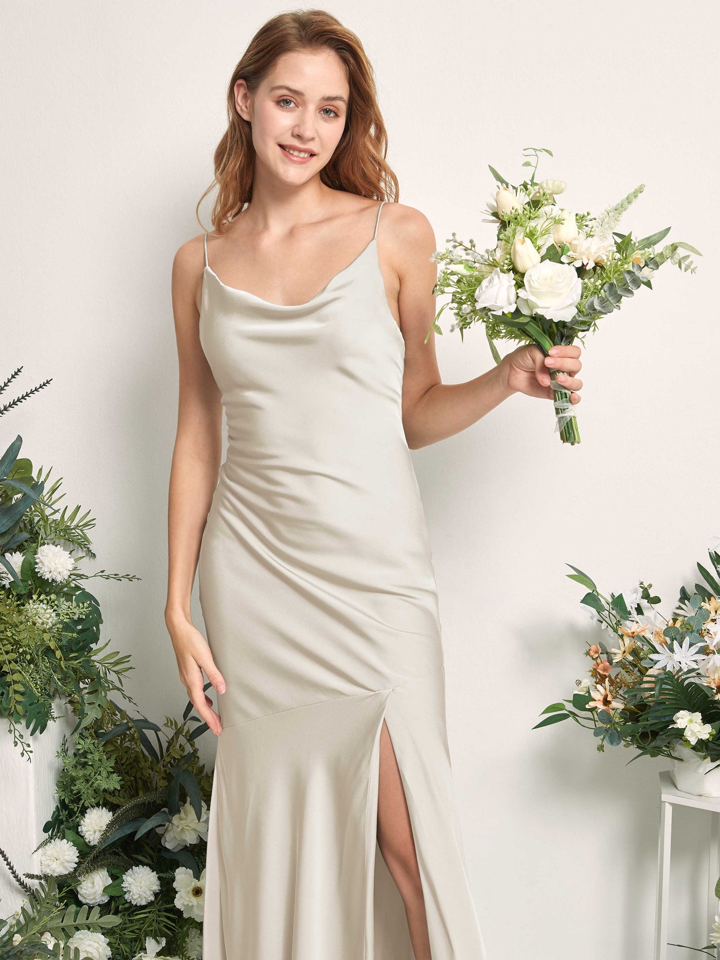 Carlyna Meerjungfrau-Linie wasserfall Bodenlang Beinschlitz Satin Brautjungfernkleider Champagner #farbe_champagner