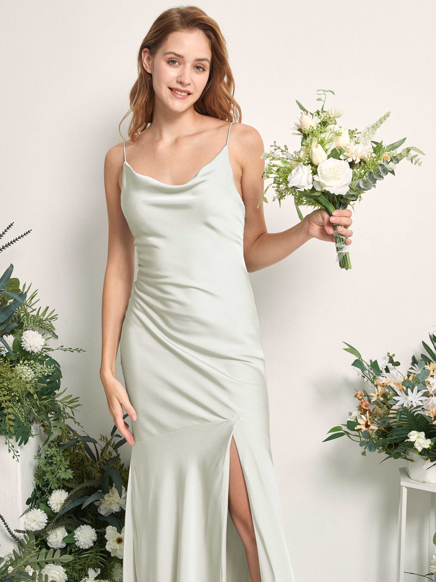 Carlyna Meerjungfrau-Linie wasserfall Bodenlang Beinschlitz Satin Brautjungfernkleider Elfenbein #farbe_elfenbein
