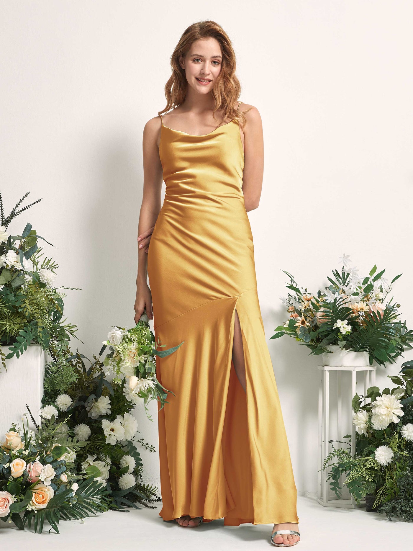 Carlyna Meerjungfrau-Linie wasserfall Bodenlang Beinschlitz Satin Brautjungfernkleider Kanariengelb #farbe_kanariengelb
