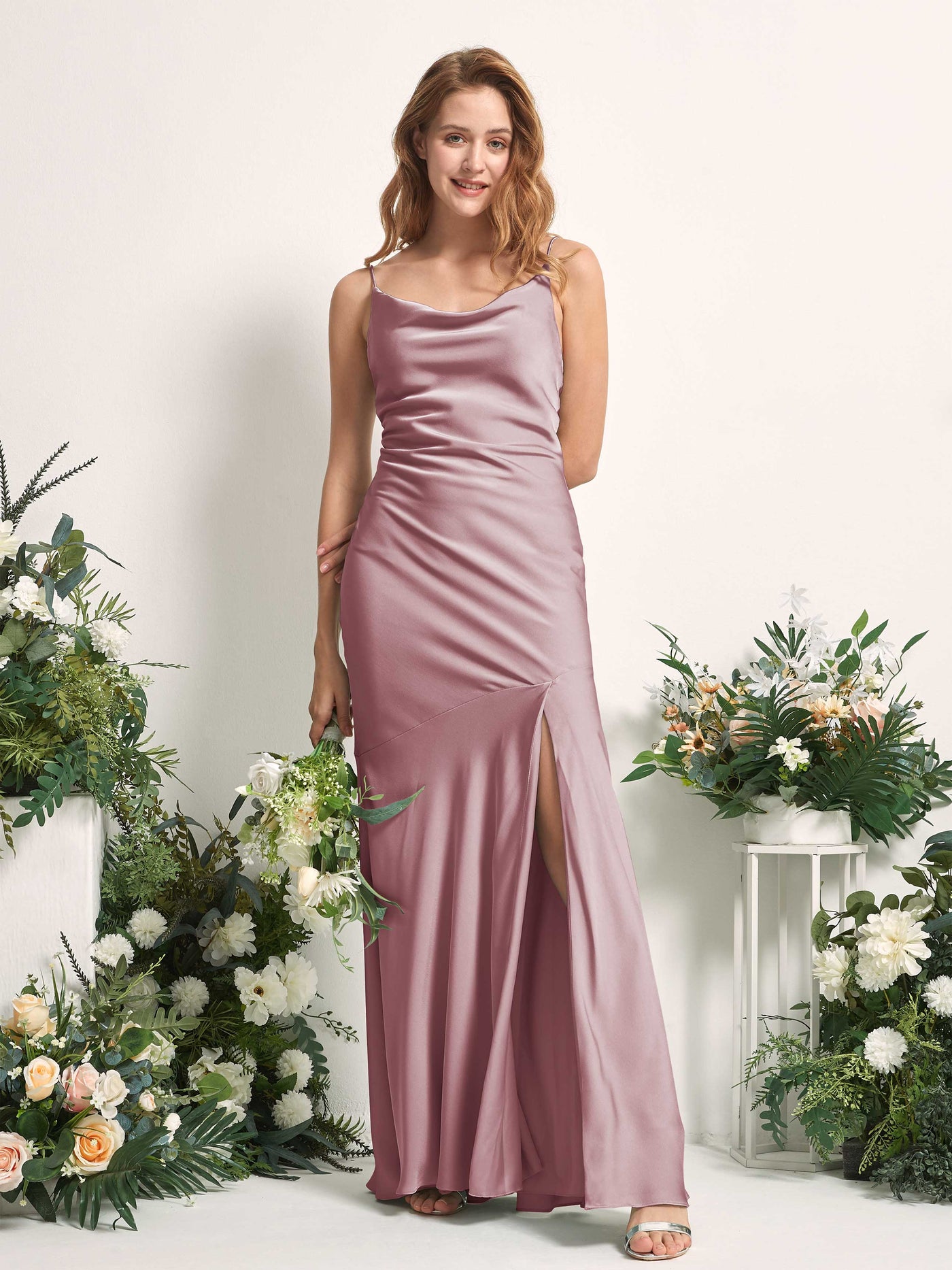 Carlyna Meerjungfrau-Linie wasserfall Bodenlang Beinschlitz Satin Brautjungfernkleider Rosenquarz #farbe_rosenquarz