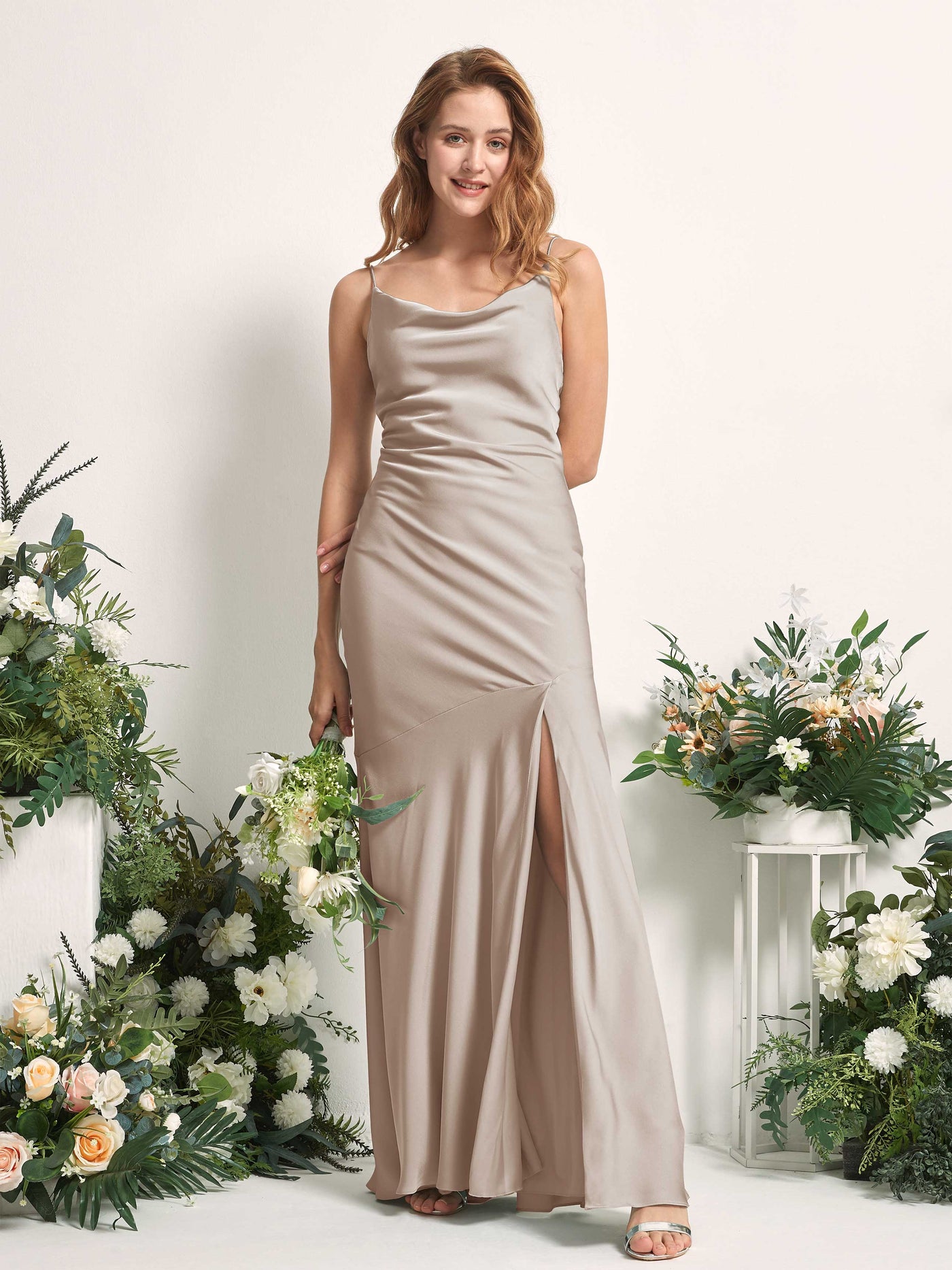Carlyna Meerjungfrau-Linie wasserfall Bodenlang Beinschlitz Satin Brautjungfernkleider Taupe #farbe_taupe