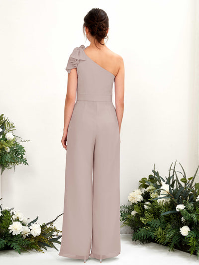 Carlyna Overall One-Shoulder Bodenlang Brautjungfernkleid Taupe #farbe_taupe