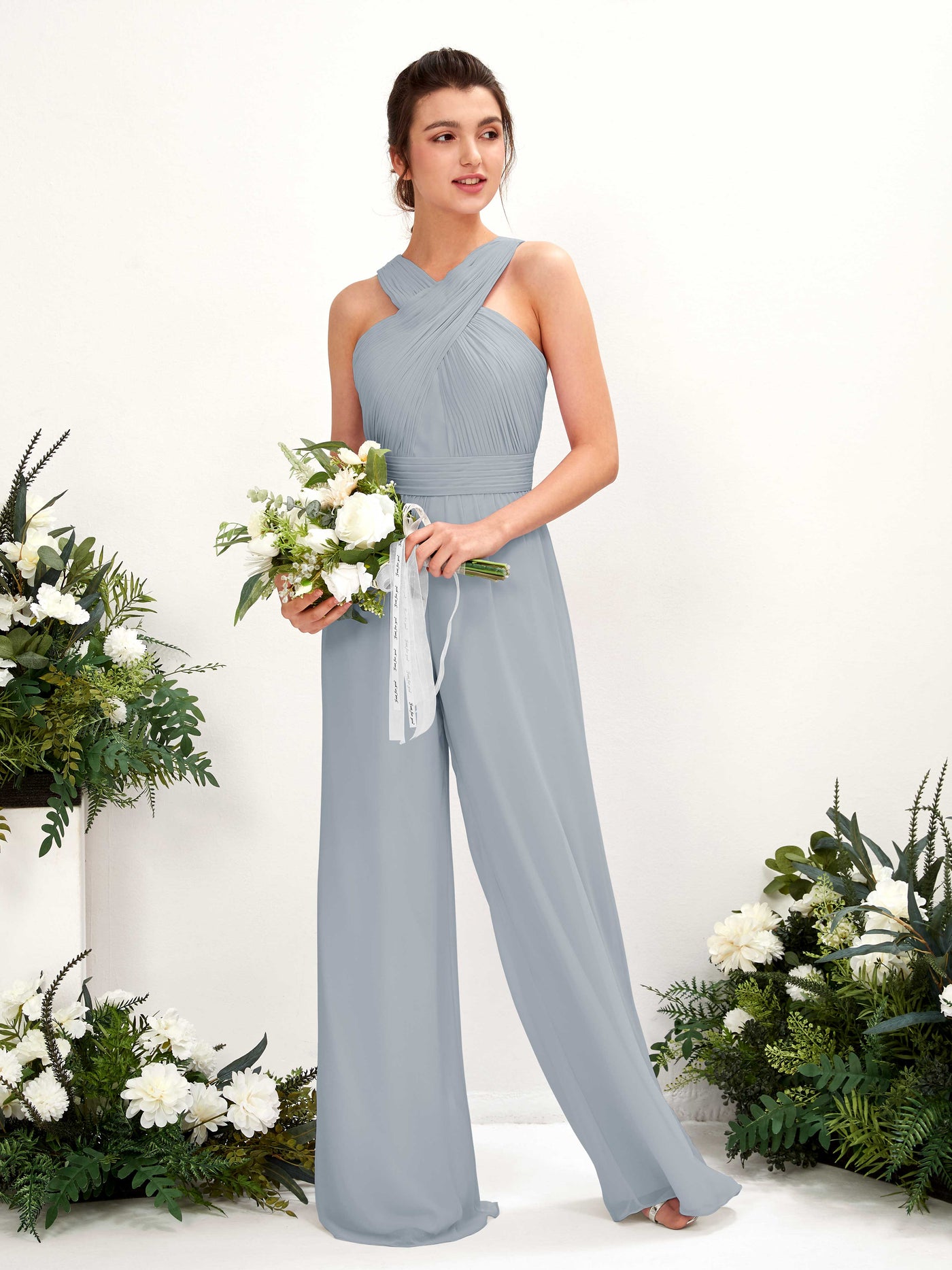 Carlyna Overall Wickelausschnitt Bodenlang Chiffon gerafft Brautjungfernkleider Staubiges Blau-Upgrade #farbe_staubiges-blau-upgrade